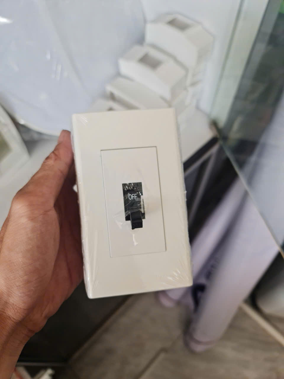 Full - Bệ Ốp Nổi Cóc CB L1 30A