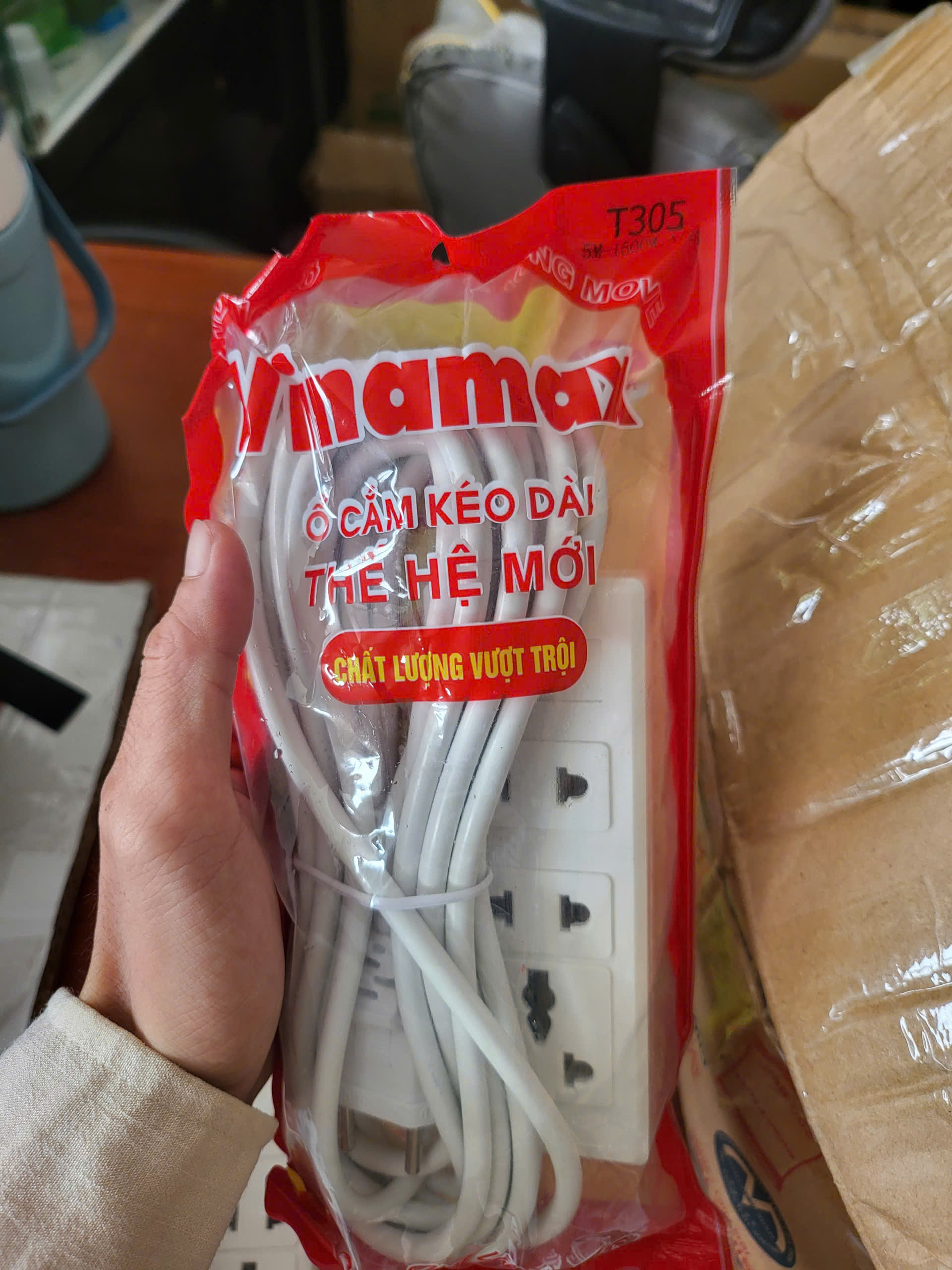 Ổ Cắm 3 Liền Dây 5M While Vinamax 1500W